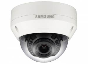 CAMERA DOME IP DE EXTERIOR 1.3MP 2.8~12MM